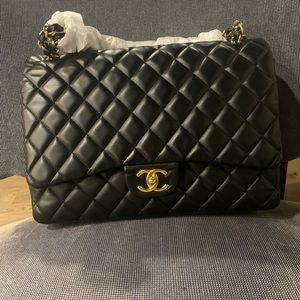 Authentic CHANEL Maxi Double Flap GHW